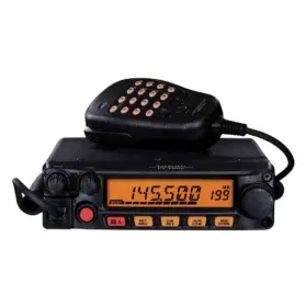 Radio rig VHF mobile Yaesu FT-1900R.