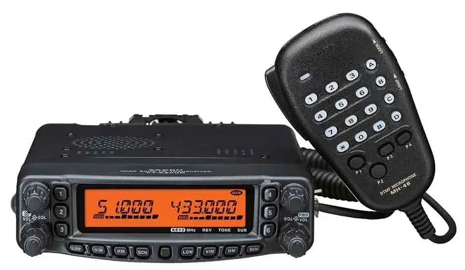 Radio Rig Yaesu FT-8900R.