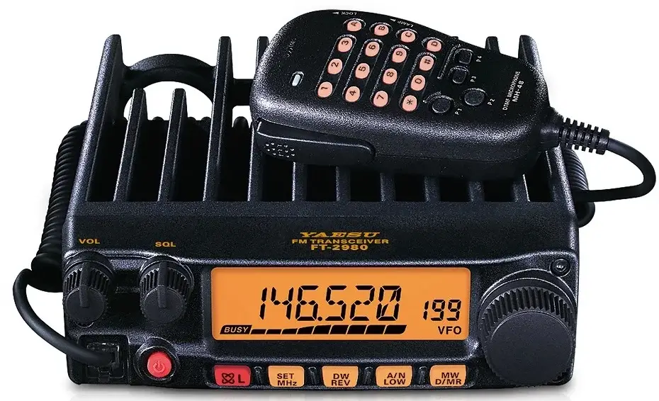 Radio Rig Mobile VHF Yaesu FT-2980R.