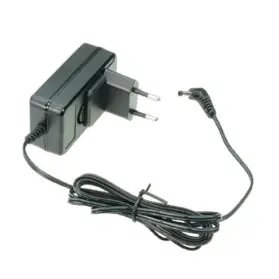 Adaptor charger Yaesu SAD-25.