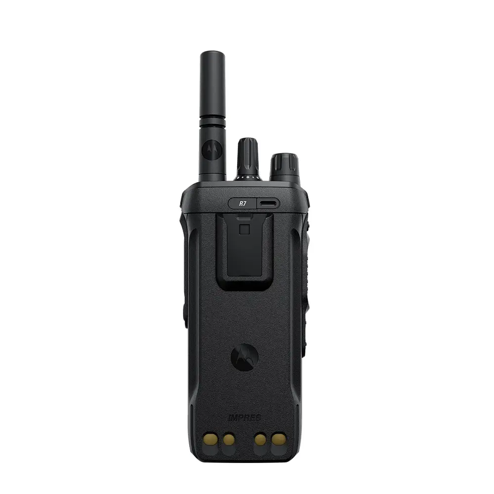 Motorola R7 - Rakomindo Tampak belakang handy talky digital Motorola R7.