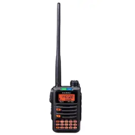 Handy talky dual band Yaesu FT-70DR.
