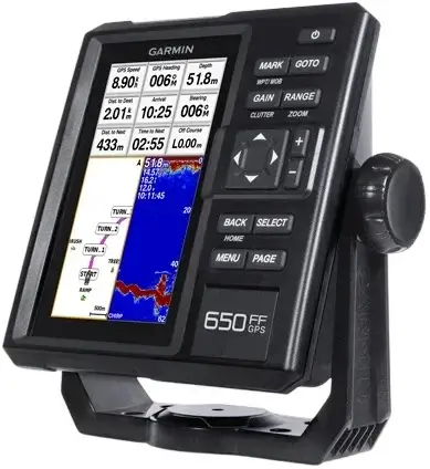 GPS/chartplotter Garmin 650 yang terpasang pada braket, menampilkan peta laut dan data navigasi pada layarnya.